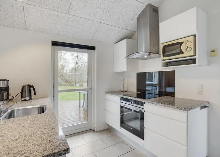 Semesterbostad Cara - 200m From The Sea By Interhome